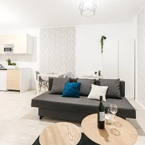 https://taczaka-apartments-center.poznan-hotels.com